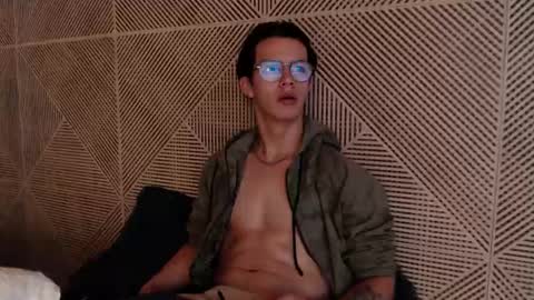 Snapshot of brandon_starkk chatting on November 21, 2025, 12:04 pm brandon_starkk online show from November 21, 2025, 12:04 pm