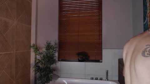 Snapshot of brandon_starkk chatting on December 4, 2025, 12:36 pm brandon_starkk online show from December 4, 2025, 12:36 pm