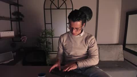 Snapshot of brandon_starkk chatting on December 15, 2025, 11:47 am brandon_starkk online show from December 15, 2025, 11:47 am