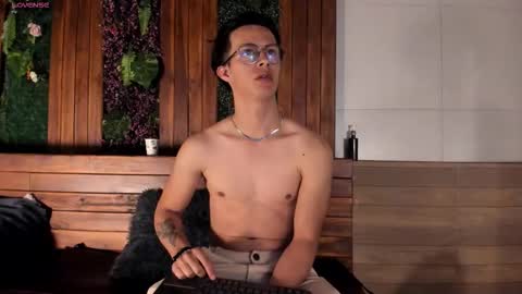 Snapshot of brandon_starkk chatting on December 18, 2025, 11:49 am brandon_starkk online show from December 18, 2025, 11:49 am