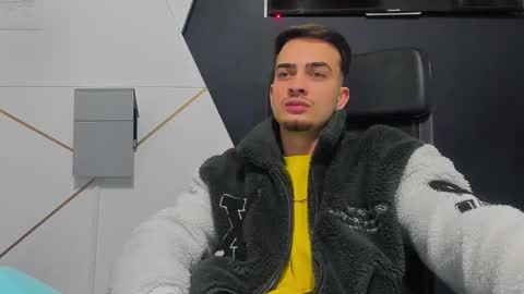 Snapshot of brandontatex chatting on January 18, 2026, 5:22 am BrandonTateX online show from January 18, 2026, 5:22 am