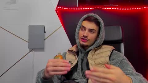 Snapshot of brandontatex chatting on February 15, 2026, 8:02 am BrandonTateX online show from February 15, 2026, 8:02 am