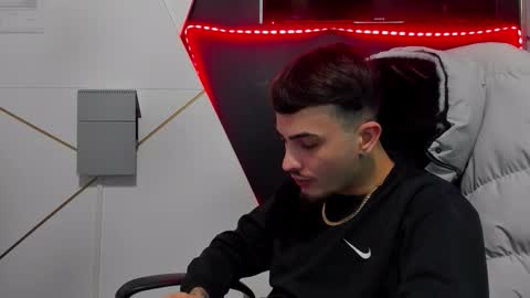 Snapshot of brandontatex chatting on February 26, 2026, 6:18 pm BrandonTateX online show from February 26, 2026, 6:18 pm