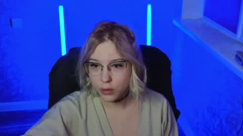 Belle  online show from January 17, 2025, 2:18 am