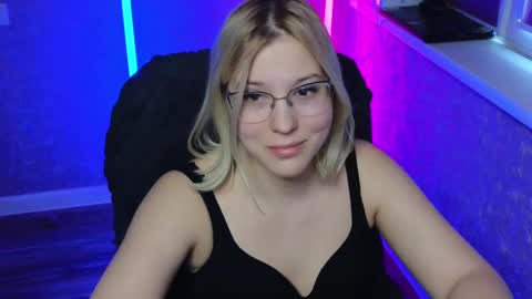 Belle  online show from February 27, 2025, 5:13 am