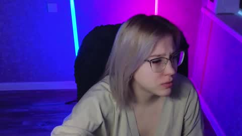 Belle  online show from March 6, 2025, 1:37 am