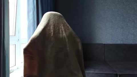 Belle  online show from September 13, 2025, 3:50 am