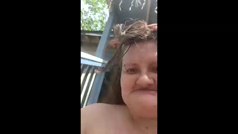 Brat4life86 online show from April 17, 2026, 7:17 pm