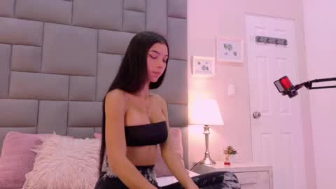 Snapshot of bree_watson chatting on February 13, 2025, 12:00 pm Bree online show from February 13, 2025, 12:00 pm