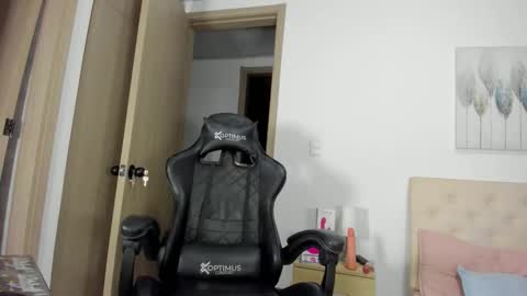 Brenda online show from November 5, 2025, 1:05 am