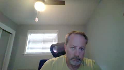 Snapshot of brettsky chatting on April 15, 2026, 9:04 pm hey online show from April 15, 2026, 9:04 pm