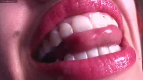 Bri  online show from November 30, 2025, 5:28 pm