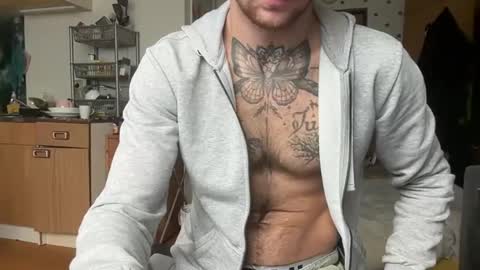Snapshot of brianmuscle chatting on June 3, 2026, 7:33 am Brian online show from June 3, 2026, 7:33 am