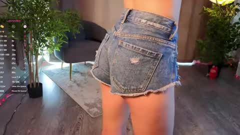 Hanna online show from June 2, 2026, 3:52 am