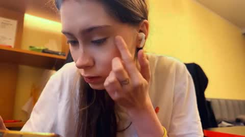 Snapshot of bridgettecliffton chatting on March 1, 2026, 1:35 pm Jade online show from March 1, 2026, 1:35 pm