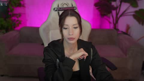 Diamonds Girls online show from May 26, 2026, 8:05 pm