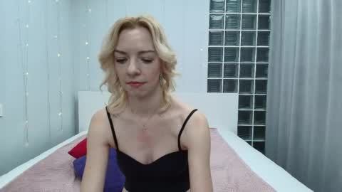 Snapshot of brightly_heizer chatting on April 15, 2026, 12:39 am Heather online show from April 15, 2026, 12:39 am