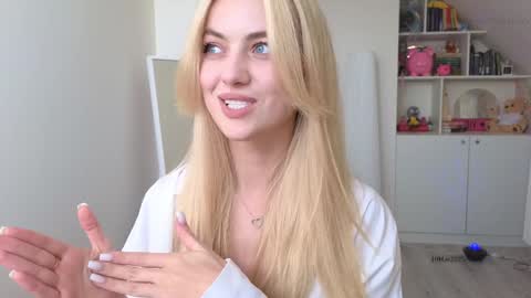 Vi. online show from March 11, 2025, 11:12 am