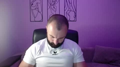 brindlefly69 online show from October 28, 2025, 11:47 am