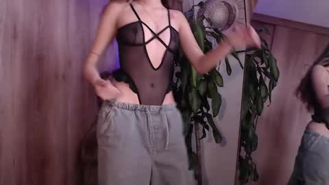  B R I N N A   online show from November 21, 2025, 7:01 pm