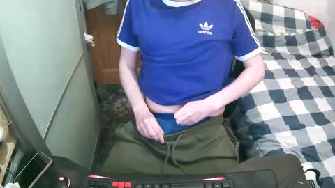 British Tom online show from April 26, 2026, 11:24 pm