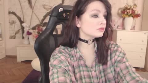 Snapshot of britneybarker chatting on February 5, 2026, 10:47 pm britneybarker online show from February 5, 2026, 10:47 pm