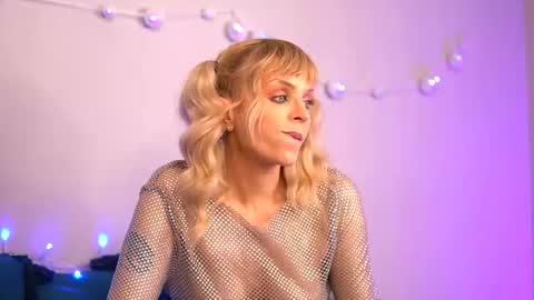 britneyhudson online show from November 26, 2025, 4:35 am