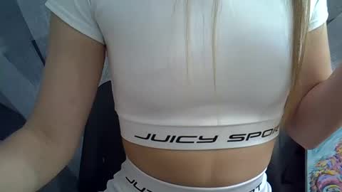 BritneyxKittens online show from November 4, 2025, 8:02 am