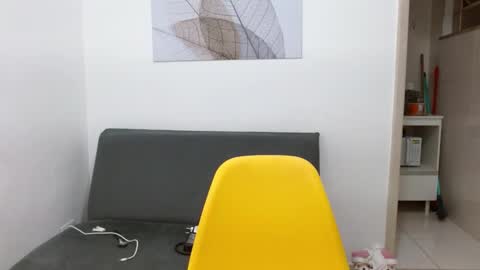 maru miaw   Please help me to reach 100 thumbs up online show from October 30, 2025, 2:35 am