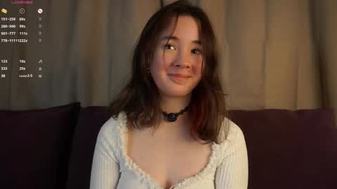 Snapshot of britthe chatting on December 4, 2025, 12:25 pm Lina online show from December 4, 2025, 12:25 pm