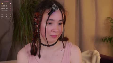 Snapshot of britthe chatting on December 16, 2025, 12:43 pm Lina online show from December 16, 2025, 12:43 pm