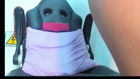 Snapshot of briyit_doll chatting on February 5, 2025, 8:54 am BRIYIT online show from February 5, 2025, 8:54 am