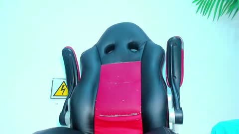 Snapshot of briyit_doll chatting on February 6, 2025, 8:39 am BRIYIT online show from February 6, 2025, 8:39 am