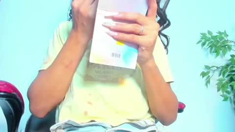 Snapshot of briyit_doll chatting on February 23, 2025, 3:13 am BRIYIT online show from February 23, 2025, 3:13 am