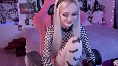 Martha online show from November 2, 2025, 9:33 am