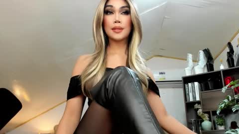 Brooke Shimmers IG online show from October 4, 2025, 5:33 pm