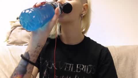 brookewylde_20 online show from January 19, 2025, 4:04 pm