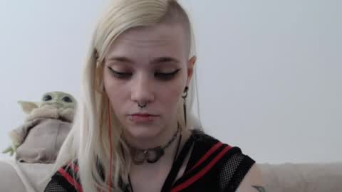 brookewylde_20 online show from May 9, 2026, 11:15 am