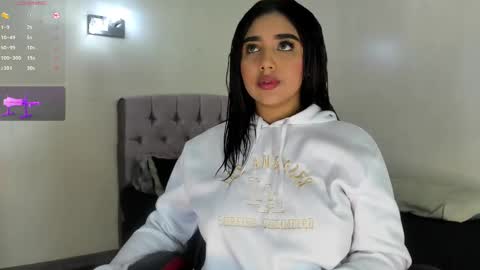 valentina online show from February 5, 2025, 4:59 am