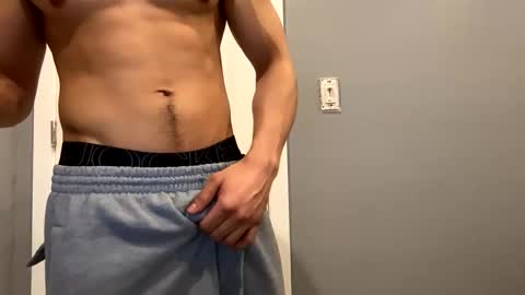 browndaddy4713 online show from March 16, 2026, 5:39 pm