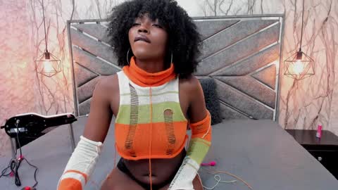 Sara  online show from December 17, 2024, 9:05 pm