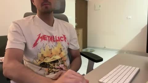 Snapshot of brownmeverick chatting on April 3, 2026, 6:06 pm brownmeverick online show from April 3, 2026, 6:06 pm