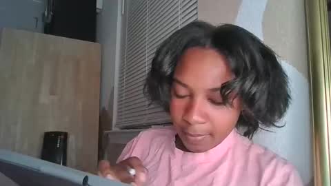 Snapshot of brownsugarcutie3 chatting on October 24, 2025, 1:03 am Brownsuagrcutie online show from October 24, 2025, 1:03 am