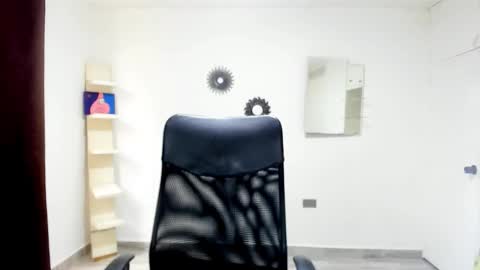 bruce_1111 online show from September 16, 2025, 6:20 pm