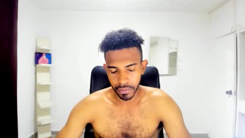 bruce_1111 online show from September 19, 2025, 7:25 pm