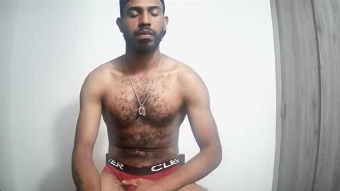 bruce_1111 online show from December 19, 2025, 7:10 pm