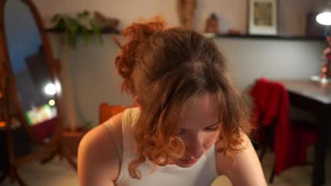 Snapshot of brunaeveritt chatting on April 27, 2026, 1:42 pm Tess online show from April 27, 2026, 1:42 pm