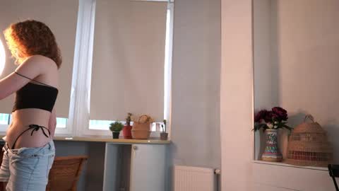 Snapshot of brunaeveritt chatting on May 14, 2026, 2:02 pm Tess online show from May 14, 2026, 2:02 pm