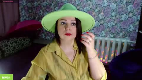 Snapshot of brunette7786 chatting on April 25, 2026, 9:01 pm Julia online show from April 25, 2026, 9:01 pm