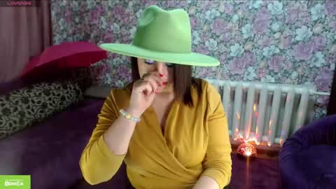 Snapshot of brunette7786 chatting on May 3, 2026, 9:10 pm Julia online show from May 3, 2026, 9:10 pm